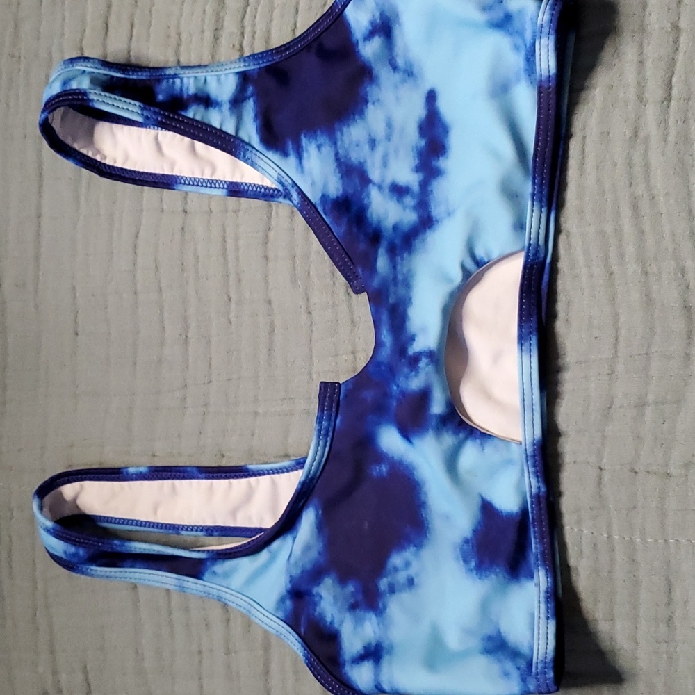 Swimsuit - Picture 2 of 4